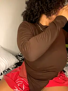 Boneca25 online show from November 2025 10:02:01 PM