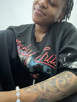 Boneca25 online show from February 2026 03:13:02 PM