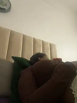 Boneca25 online show from April 2026 12:55:01 AM