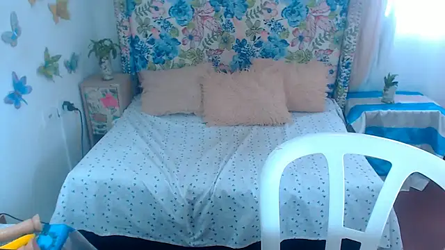 Snapshot of Sweeetnaughty chatting on October 2025 03:20:02 PM Sweeetnaughty online show from October 2025 03:20:02 PM