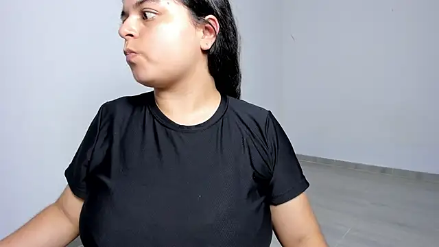 Little Shaara online show from March 2025 10:51:01 PM