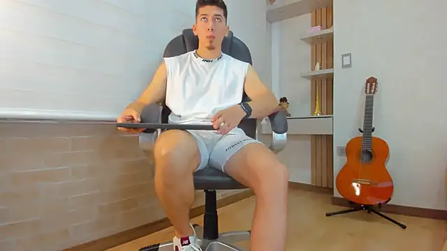 Tombarden online show from December 2025 07:21:02 PM