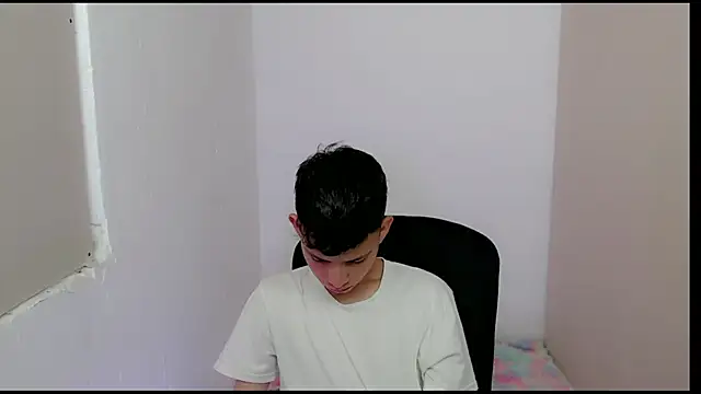 Alexxx lov online show from February 2025 12:31:01 PM