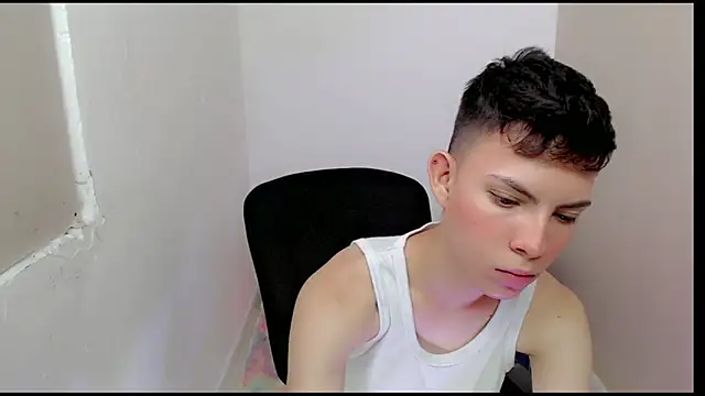 Alexxx lov online show from March 2025 01:19:02 PM