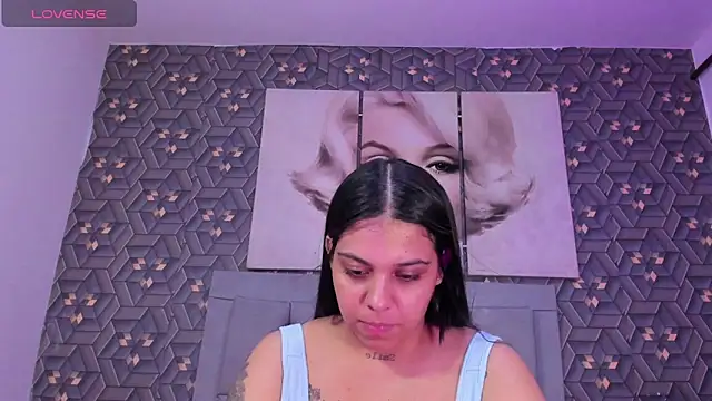 Snapshot of Emily_rivera78 chatting on May 2026 03:56:01 AM Emily rivera78 online show from May 2026 03:56:01 AM