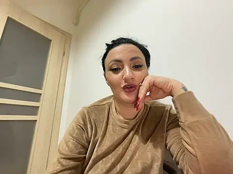 RaisaSalvi online show from February 2025 04:32:02 PM