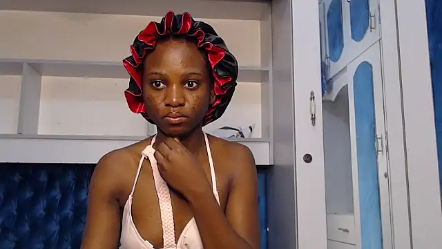 YoungDiva69 online show from October 2025 02:04:02 AM