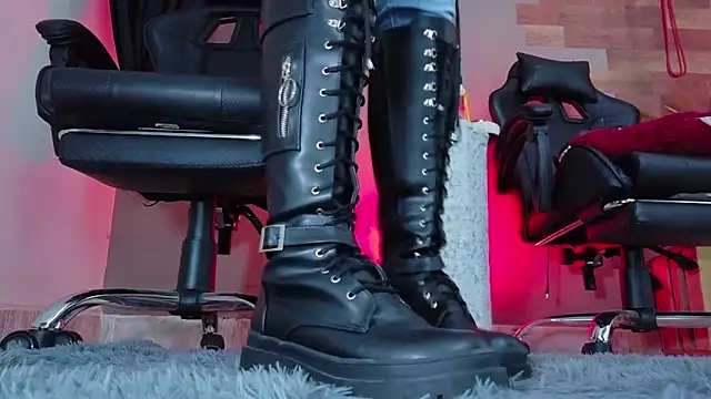 Snapshot of AngeloColleen chatting on May 2026 10:03:01 PM AngeloColleen online show from May 2026 10:03:01 PM