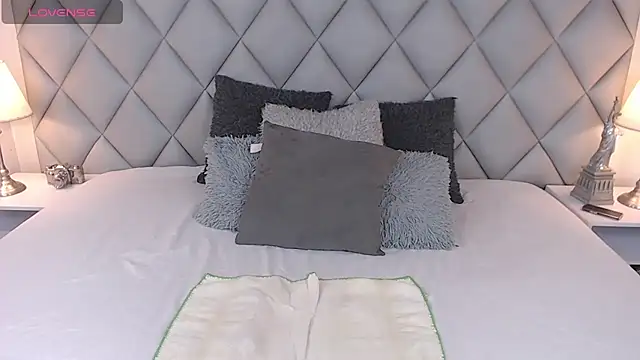 LalyCastro online show from February 2025 07:30:01 PM