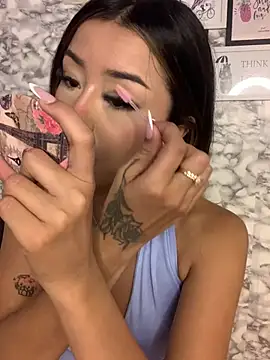 Miss karol online show from April 2026 07:11:02 PM