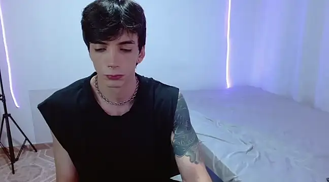 H3ll B0I online show from March 2025 11:17:01 PM