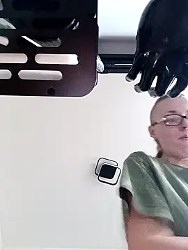 Astrid-Gilbert online show from February 2025 03:17:01 PM