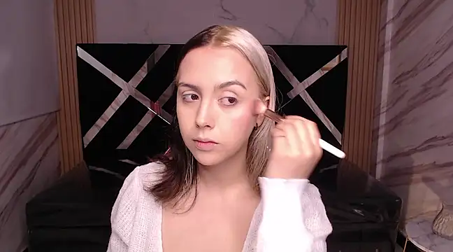 Snapshot of Hela_v chatting on March 2025 12:04:02 PM Hela v online show from March 2025 12:04:02 PM