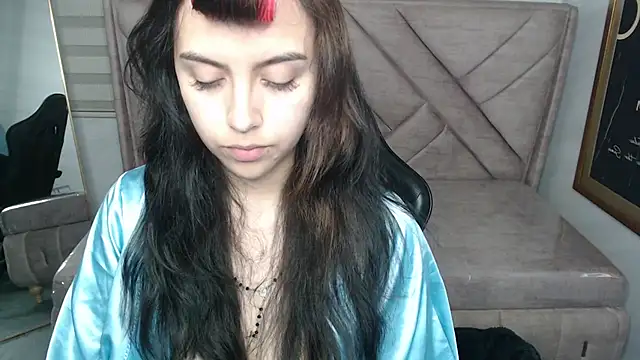 Snapshot of Hela_v chatting on May 2026 05:40:02 PM Hela v online show from May 2026 05:40:02 PM