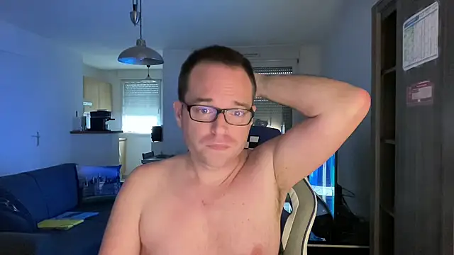 Funnyjul31 online show from March 2025 01:40:02 PM