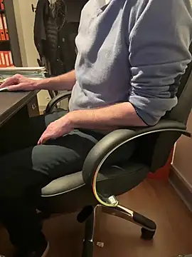 Snapshot of vincent1522 chatting on February 2025 07:27:02 PM vincent1522 online show from February 2025 07:27:02 PM