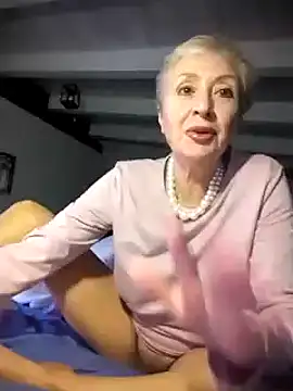 divinaerotica online show from November 2025 03:35:01 PM