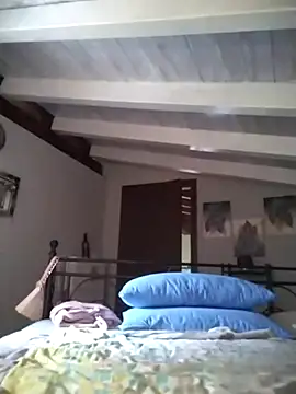 divinaerotica online show from April 2026 04:01:01 PM