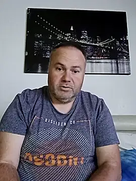Pourleplasirs online show from May 2026 09:32:01 PM
