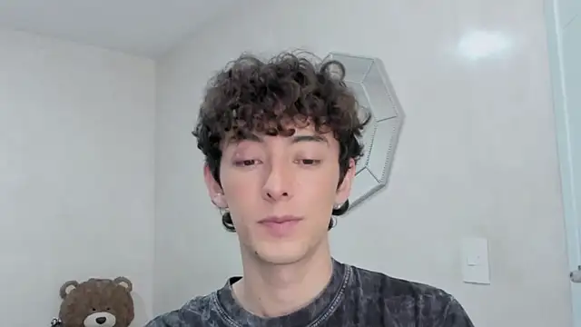 miketwink online show from February 2026 02:05:01 AM