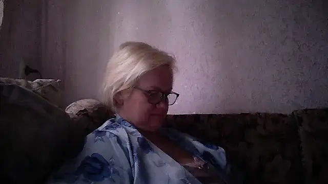 Snapshot of Mayya4321 chatting on May 2026 06:43:01 AM Mayya4321 online show from May 2026 06:43:01 AM