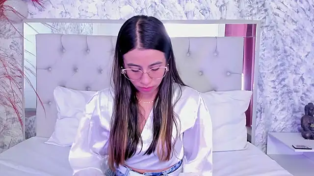 Snapshot of Ariana_greenblat chatting on February 2026 04:24:02 PM Ariana greenblat online show from February 2026 04:24:02 PM