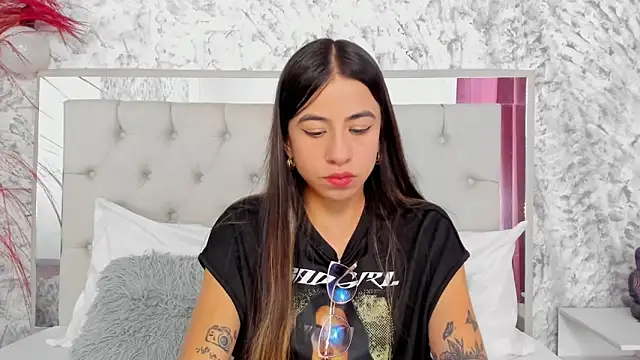 Snapshot of Ariana_greenblat chatting on February 2026 04:22:01 PM Ariana greenblat online show from February 2026 04:22:01 PM