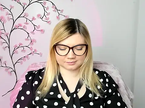 Lola moree online show from December 2025 12:45:01 PM