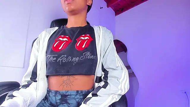 Zaira Rose  online show from October 2025 12:47:01 PM