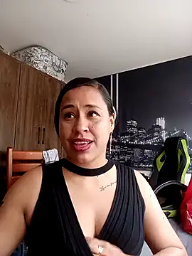 kamila lovee online show from December 2025 07:44:01 PM