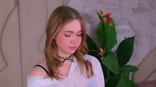 EvansLover online show from October 2025 08:42:01 PM