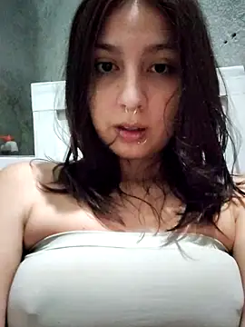 Maiden-Hot online show from April 2026 05:52:01 AM