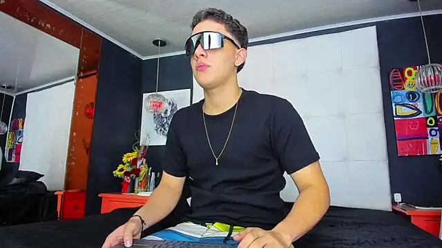 Snapshot of Thomas_May4rs chatting on March 2025 07:46:02 AM Thomas May4rs online show from March 2025 07:46:02 AM