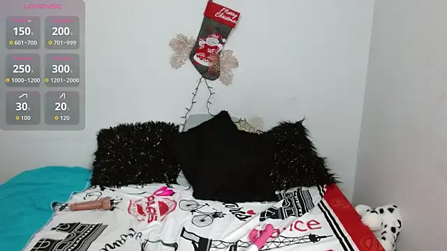 Lunasquirt1985 online show from December 2025 05:41:01 PM