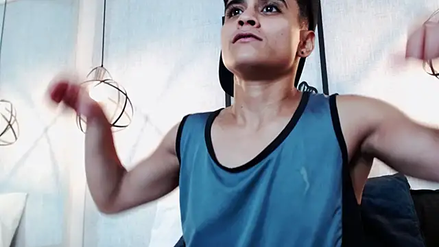 Liiamthompson online show from March 2025 11:17:01 AM