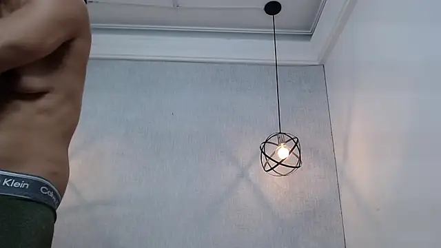 Liiamthompson online show from March 2025 08:30:01 PM