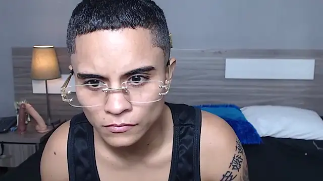 Liiamthompson online show from October 2025 11:53:02 AM