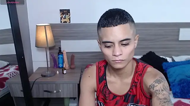 Liiamthompson online show from November 2025 07:13:01 PM