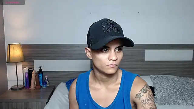 Liiamthompson online show from December 2025 09:15:02 AM