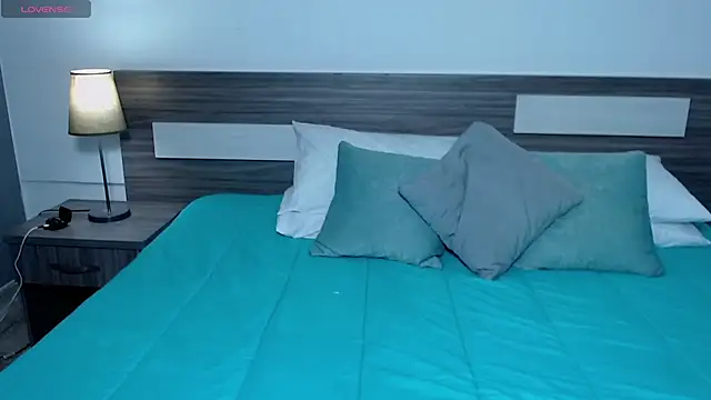 Liiamthompson online show from February 2026 07:12:01 PM