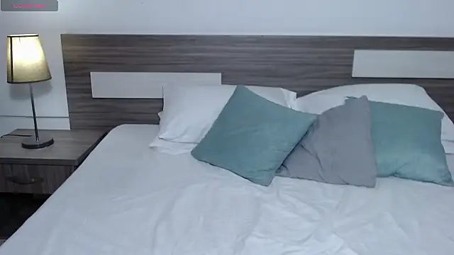 Liiamthompson online show from March 2026 07:18:02 PM