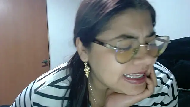 viccky vick online show from February 2026 02:08:01 AM