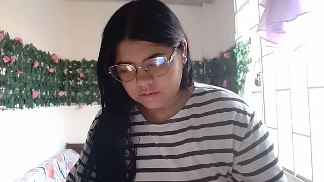 viccky vick online show from April 2026 01:42:02 PM