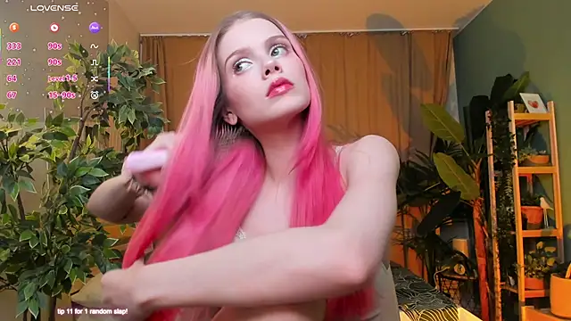 Gretchen Mol online show from December 2025 07:46:02 AM