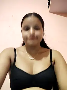 Snapshot of RAYI_123 chatting on April 2026 03:42:02 PM RAYI 123 online show from April 2026 03:42:02 PM