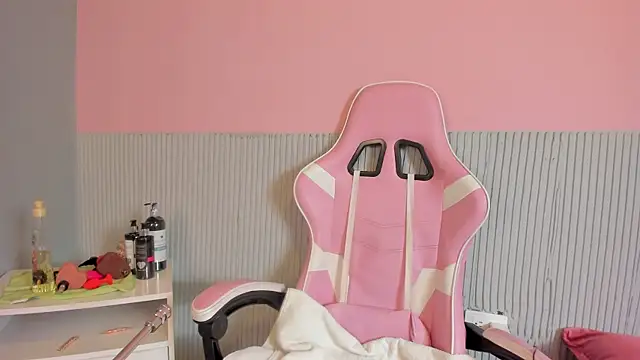 yeikafoxy online show from March 2026 11:43:02 AM