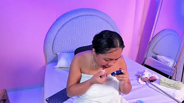 yeikafoxy online show from April 2026 12:01:01 PM