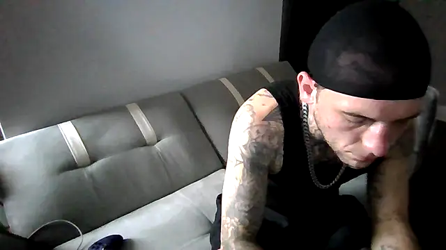 cruz815 online show from November 2025 06:41:02 PM