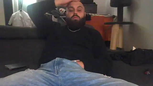 Snapshot of Zer_oki chatting on March 2025 10:28:02 PM Zer oki online show from March 2025 10:28:02 PM