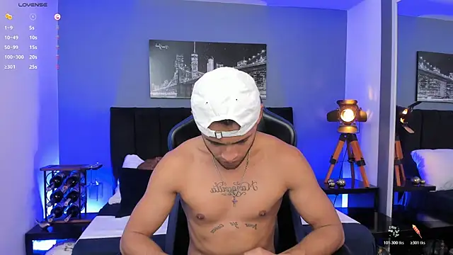 Max Conor1 online show from December 2025 10:51:03 PM